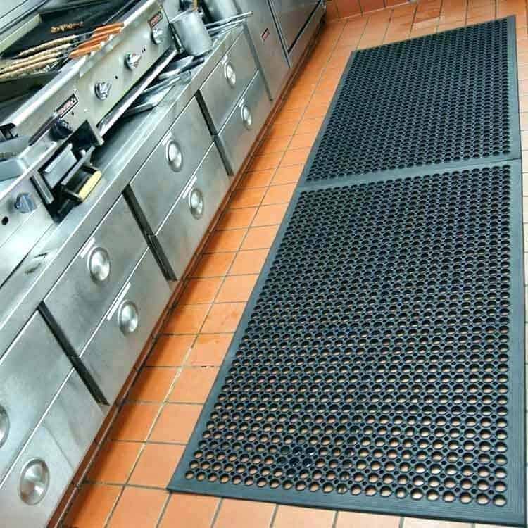 https://grassmatsusa.com/wp-content/uploads/2018/03/floor-mats-for-kitchen-qty-2.jpg
